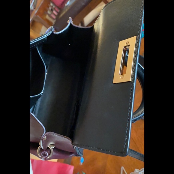 🌺FERRAGAMO HANDBAG/ / CROSSBODY AUTHENTIC, LEATHER- ITALY 🇮🇹 🌺 - Picture 6 of 12